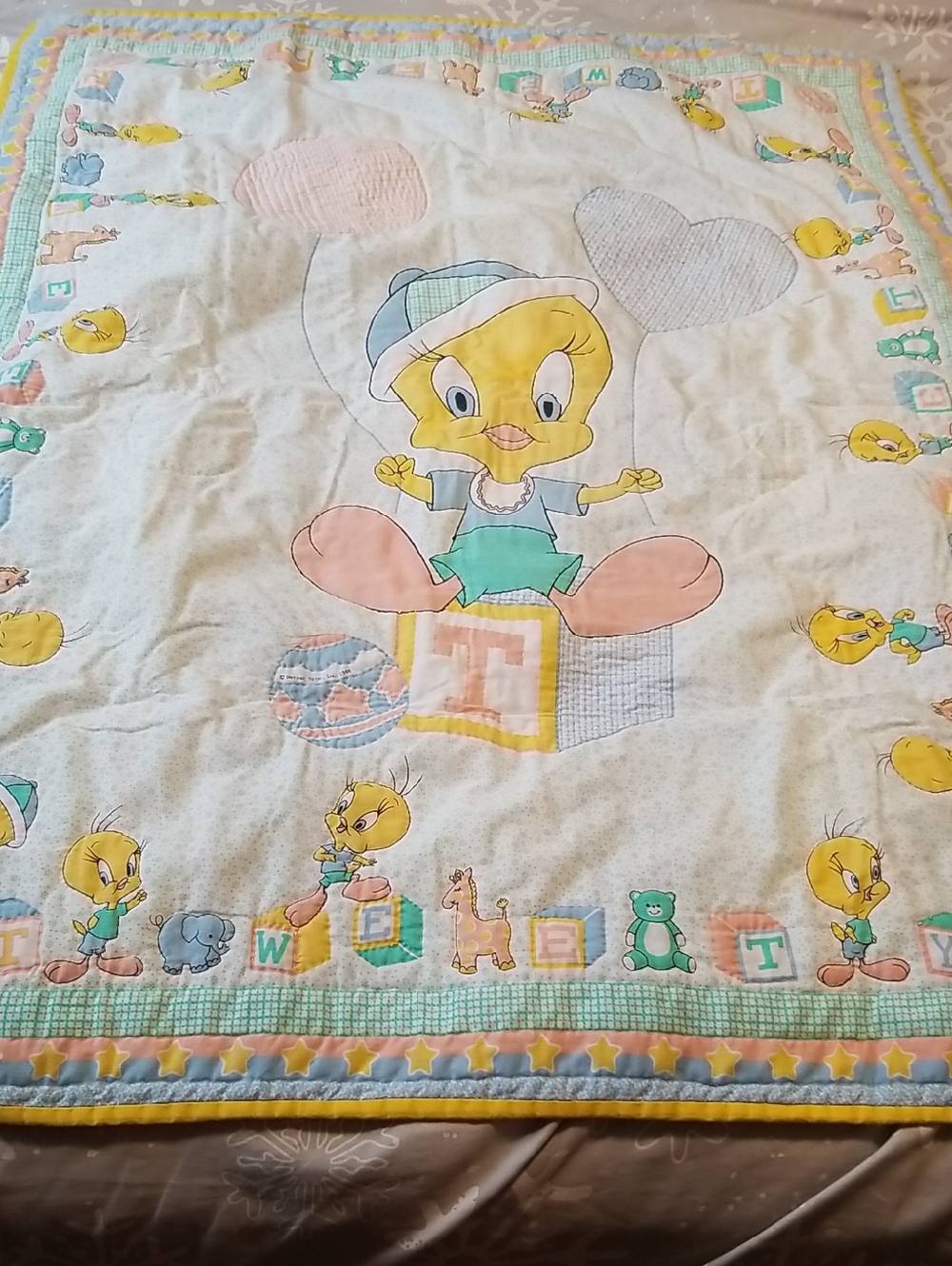 Warner Bros. Tweety Baby Quilt